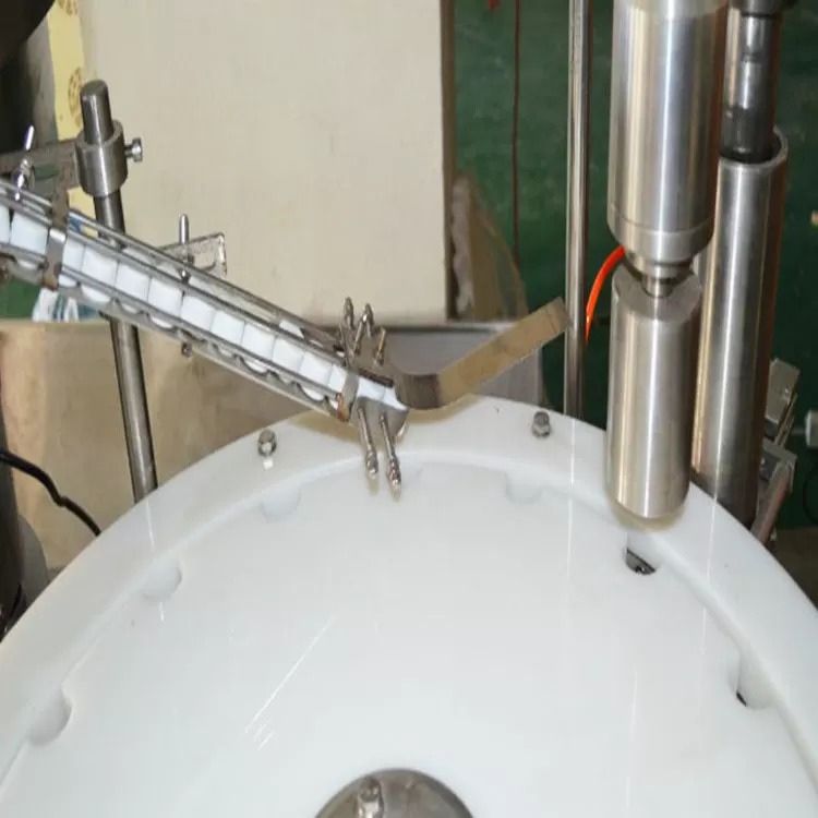 Машина за поставяне на бутилка от неръждаема стомана, използвана в медицината